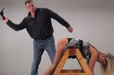 Spanking Videos : Paddle for bare a-hole