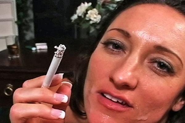 Girls Smoking : cute Michelle sucks Bone While Smoking!